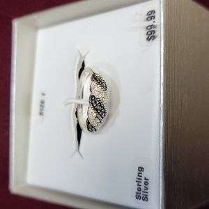 Sterling silver ring (size 7)